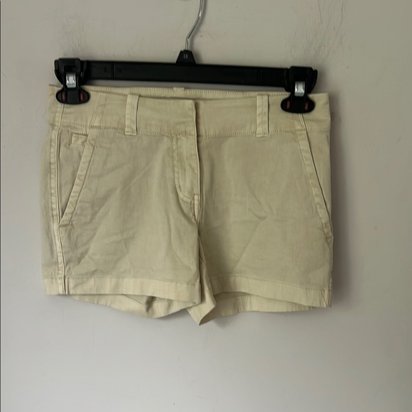 Vineyard Vines Pants - Vineyard Vines Women’s Khaki Shorts Size 00 🕶️